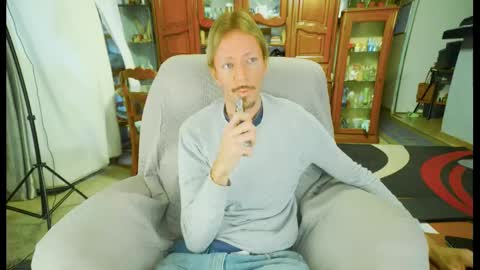 Snapshot of 00jeff31 chatting on February 12, 4:00 pm jeff online show from February 12, 4:00 pm