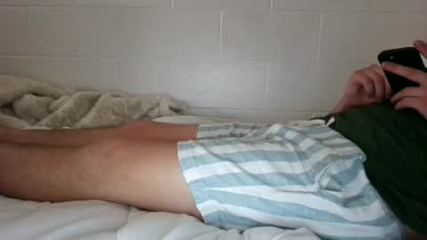 18skinnypee online show from March 9, 9:09 pm