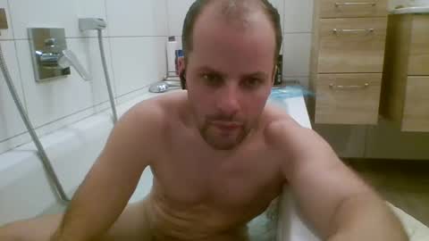 Snapshot of 19berni91 chatting on February 26, 6:53 pm berni online show from February 26, 6:53 pm