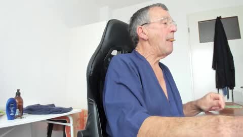 Henk online show from December 17, 10:44 am