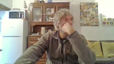 22esserre online show from December 2, 12:52 pm