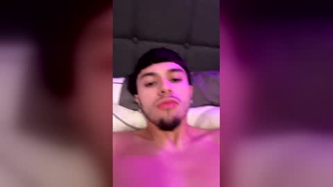 233jumpout online show from December 15, 3:25 am