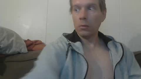 2small4you83 online show from November 21, 12:04 pm