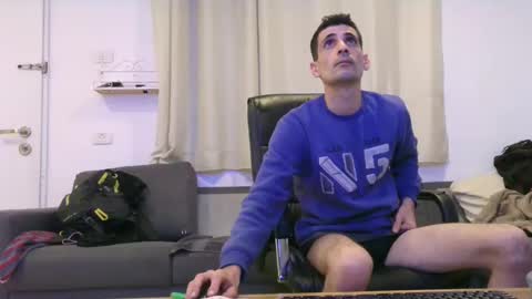 crazy101 online show from December 2, 11:16 pm