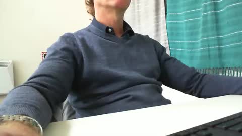 555tony555 online show from November 10, 11:20 pm