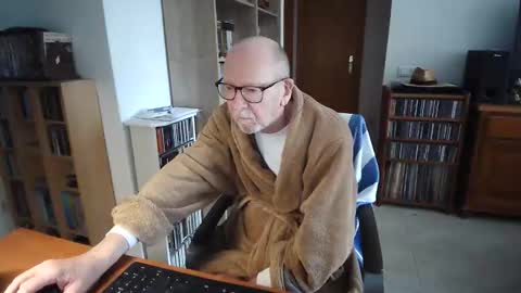  Papi  online show from January 17, 9:34 am