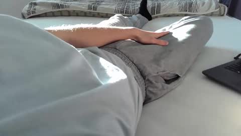 87johnny online show from December 21, 8:07 am