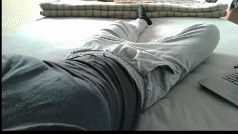 87johnny online show from December 12, 8:57 am