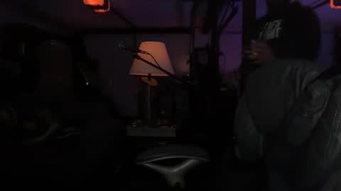 8curveforyou online show from April 13, 4:24 am