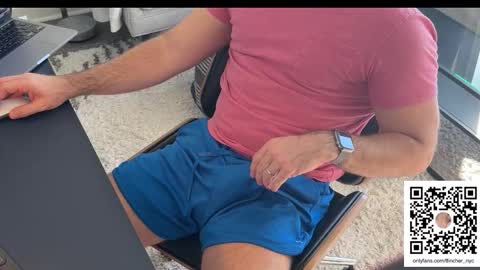 8incher NYC online show from December 3, 4:02 pm