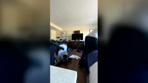 8over6 online show from April 11, 5:38 pm