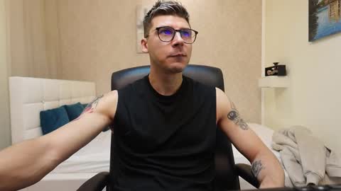 Snapshot of _alex_star chatting on October 30, 3:41 am Alex online show from October 30, 3:41 am