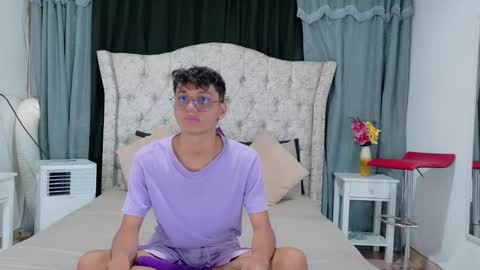 Andres online show from December 3, 7:00 pm