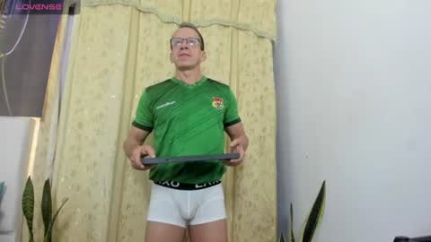 Axel online show from June 19, 11:48 am