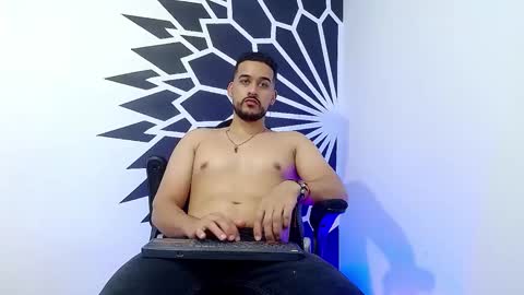 Snapshot of _christopher_dennis_ chatting on February 8, 2:26 am CRIS online show from February 8, 2:26 am