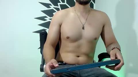 Snapshot of _christopher_dennis_ chatting on January 31, 11:45 pm CRIS online show from January 31, 11:45 pm