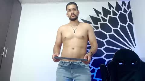 Snapshot of _christopher_dennis_ chatting on February 20, 11:43 pm CRIS online show from February 20, 11:43 pm