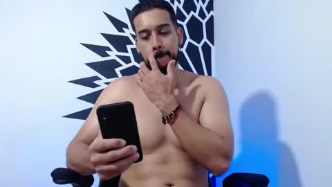 Snapshot of _christopher_dennis_ chatting on January 4, 4:01 am CRIS online show from January 4, 4:01 am