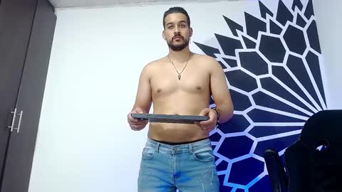 Snapshot of _christopher_dennis_ chatting on February 5, 1:47 am CRIS online show from February 5, 1:47 am