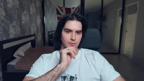 Keanu online show from November 20, 3:44 pm