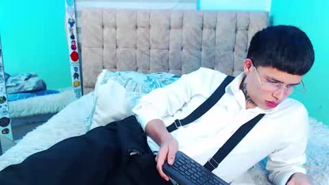 mod online show from February 20, 6:26 am