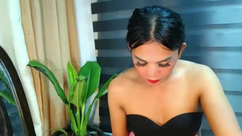 its me karie online show from February 2, 11:40 am