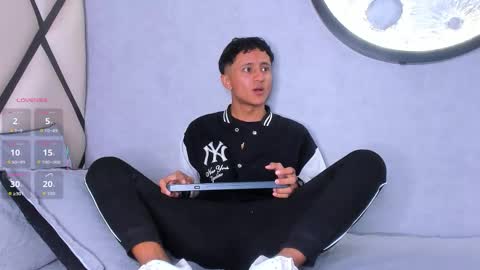 Snapshot of _leohot_ chatting on September 18, 3:41 am _leohot_ online show from September 18, 3:41 am