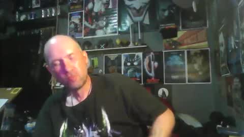 Snapshot of _longfellow chatting on October 20, 3:54 am That guy online show from October 20, 3:54 am