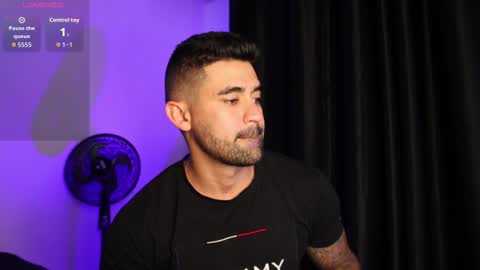 Snapshot of _mikestone chatting on October 21, 10:56 pm soy mike online show from October 21, 10:56 pm