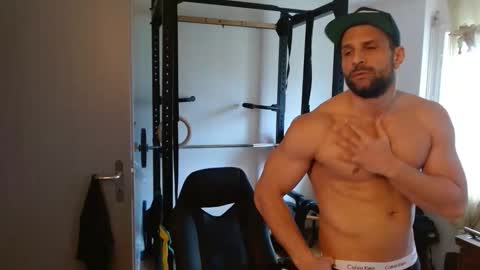 BENJI online show from February 4, 11:16 am