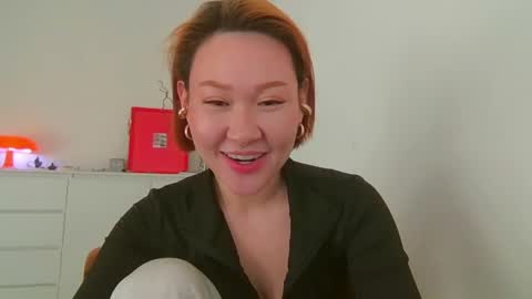 _naughty_asian online show from June 7, 5:20 pm