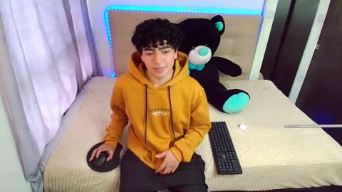 Snapshot of _nickconnor1 chatting on December 30, 9:19 pm Nicolas online show from December 30, 9:19 pm