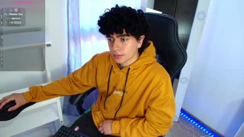 Snapshot of _nickconnor1 chatting on January 22, 7:03 pm Nicolas online show from January 22, 7:03 pm