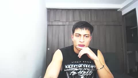 Juan Pablo-independent model online show from March 17, 6:16 am