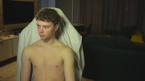 OLIVERERENMARCUSpvt is open online show from November 18, 4:38 am