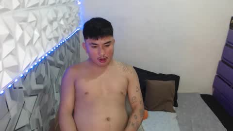 _superhotlatino_ online show from May 22, 4:01 pm