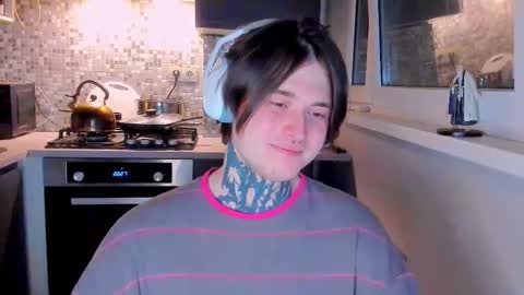 _torfin_ online show from March 14, 11:12 pm