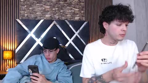 Aaron online show from October 9, 3:06 pm