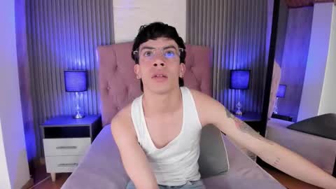 Aaron online show from October 13, 2:12 pm