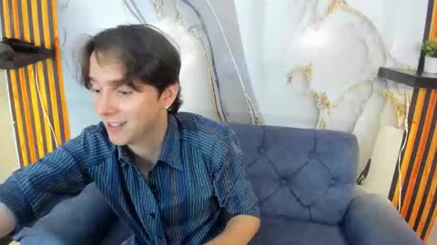 Snapshot of aaron_latinmen chatting on October 24, 7:15 pm Aaron online show from October 24, 7:15 pm
