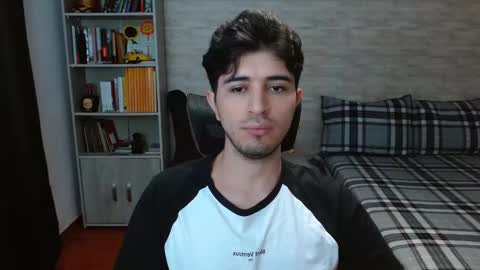 Aaron online show from November 7, 6:44 pm