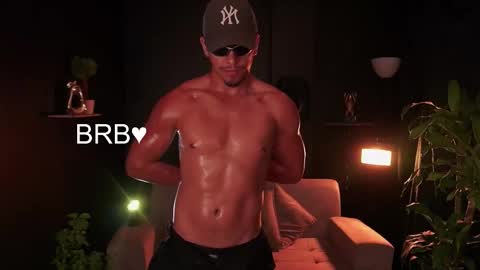 AARON  online show from February 1, 8:46 am