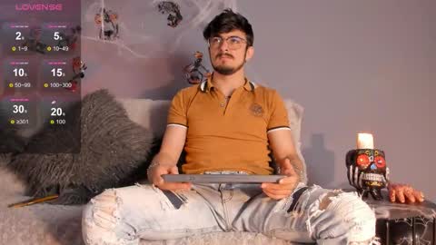 aaronfuentes7 online show from October 10, 8:13 pm