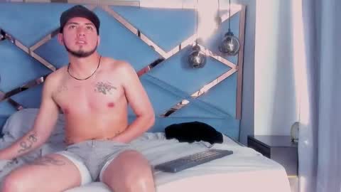 aaronpiers online show from November 7, 4:21 pm