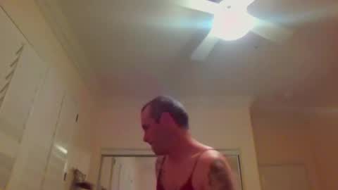 Snapshot of aaronprezent chatting on October 29, 8:50 am aaronprezent online show from October 29, 8:50 am