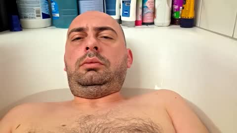 abas1986 online show from December 19, 9:39 am