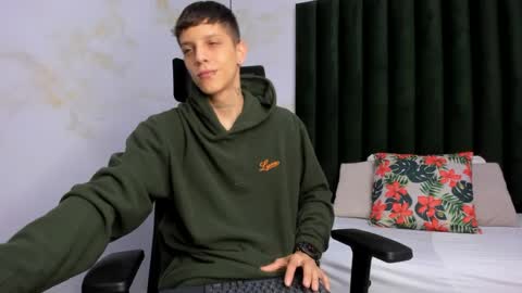 Adam online show from March 4, 8:38 pm