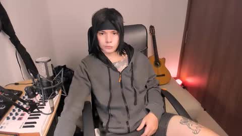 Snapshot of adam_rocket chatting on October 17, 1:31 am  Adam online show from October 17, 1:31 am