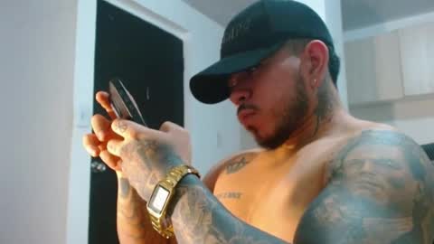 adam shilder7 online show from April 21, 1:08 am