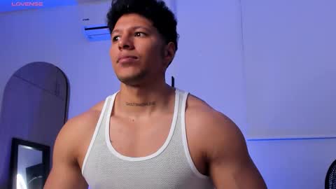 adambrocs1 online show from December 2, 9:12 am